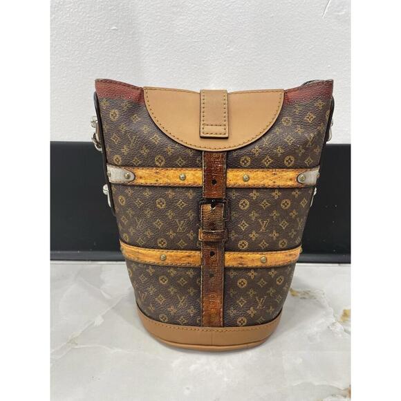 Louis Vuitton LIMITED EDITION TRANSFORMED MONOGRAM TIME TRUNK BAG - Picture 7 of 9